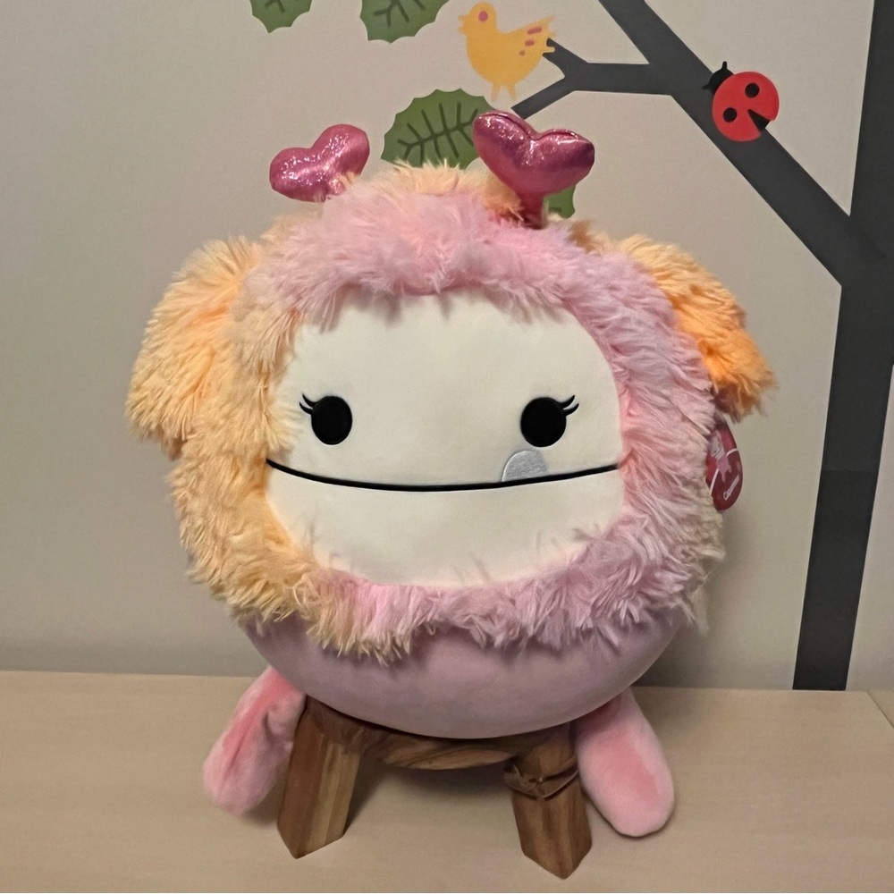 Squishmallow Caparinne Bigfoot, Hailey, Valentine’s Day ♥️, 16” New